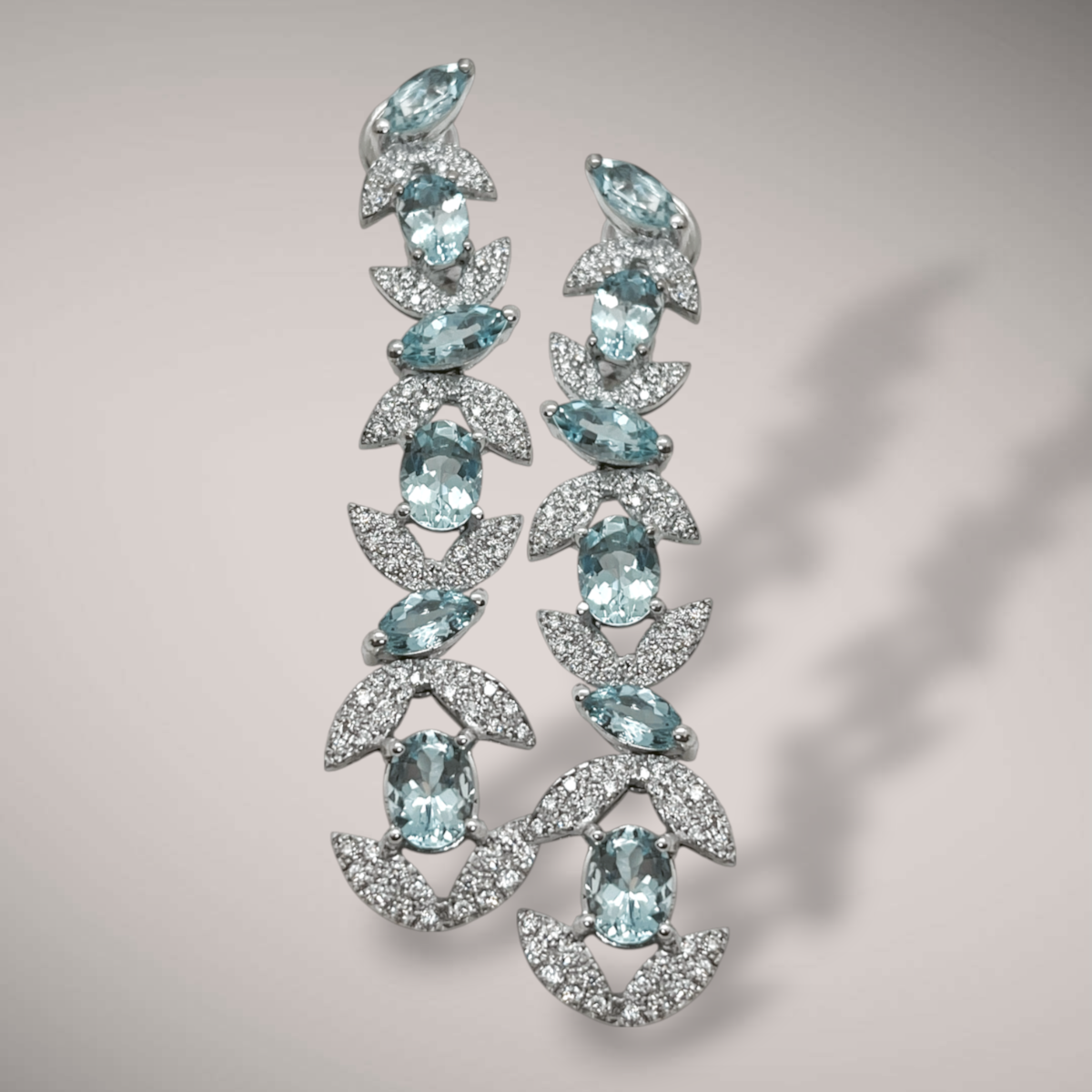 Orecchini in oro kt18 con diamanti ct1,08 e acquamarine ct8,82