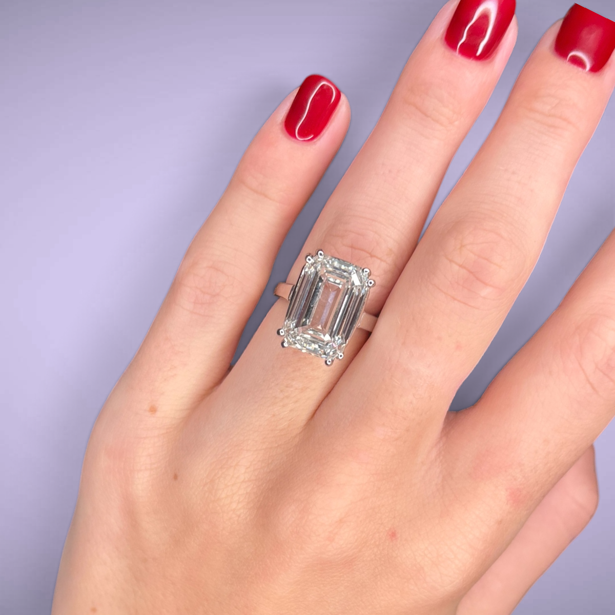 Anello in platino con diamante lab grown taglio smeraldo ct12,03 G VS1 certificato Igi
