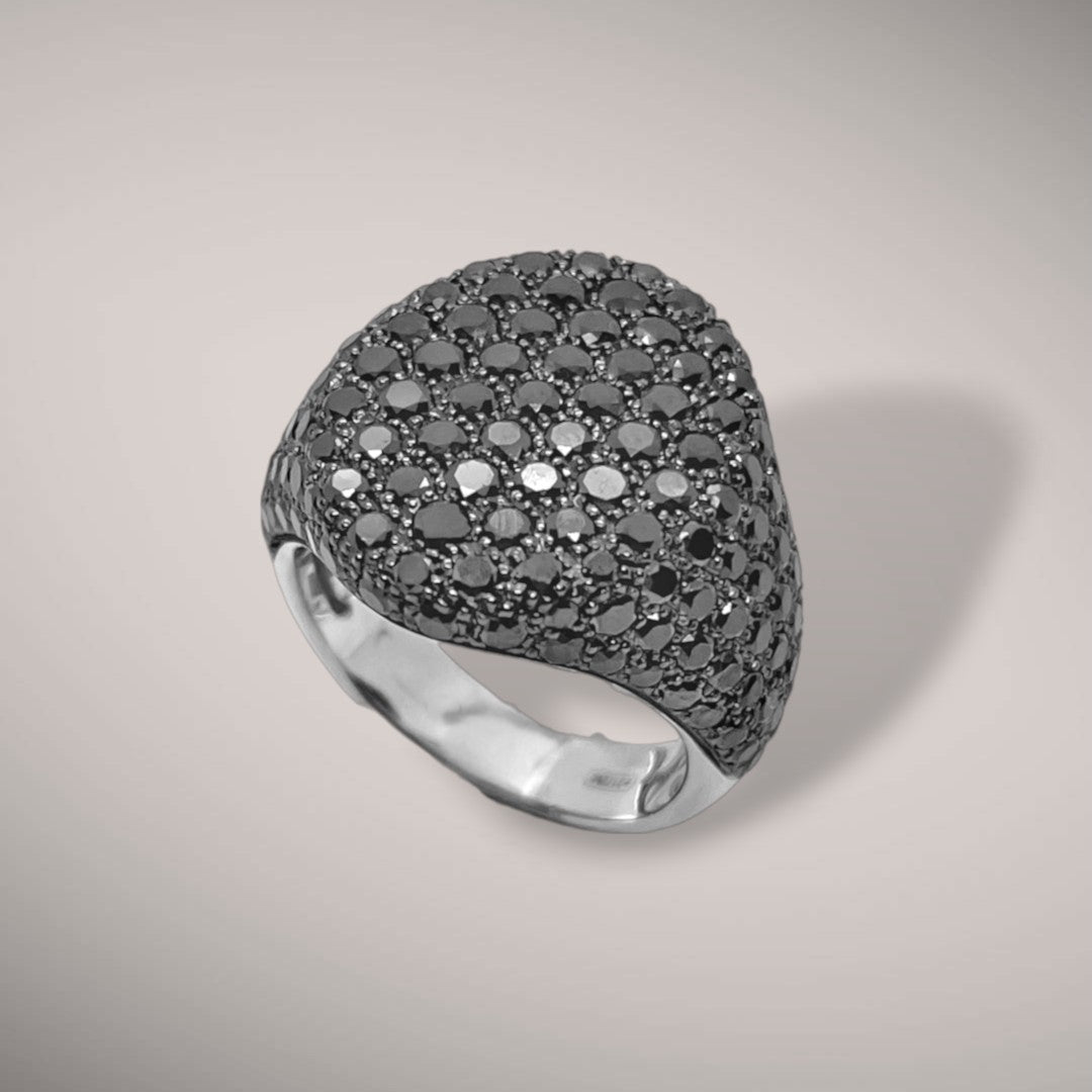 Anello chevalier in oro kt18 con diamanti neri ct2,66