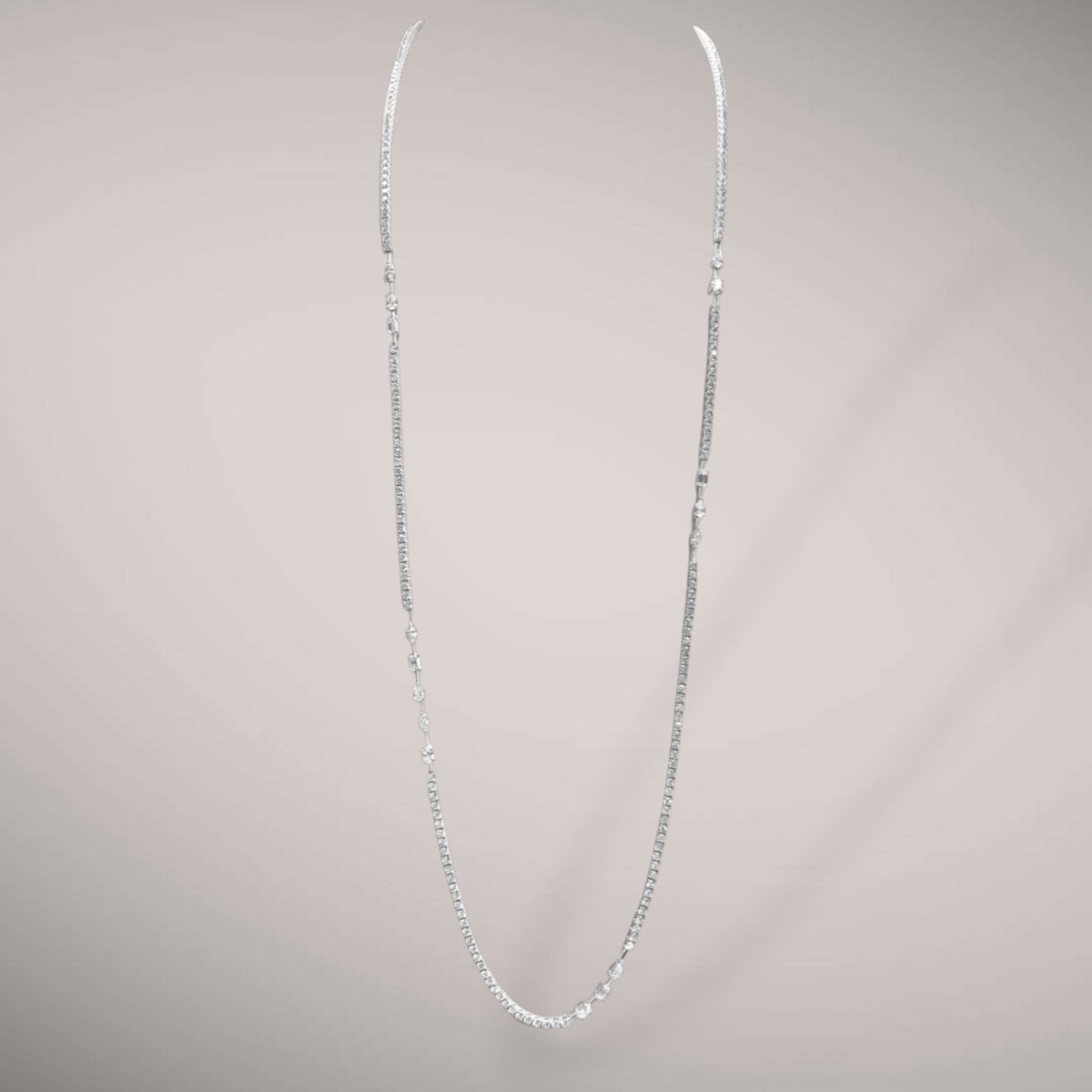 Collana in oro kt18 con diamanti ct18,58 F VS