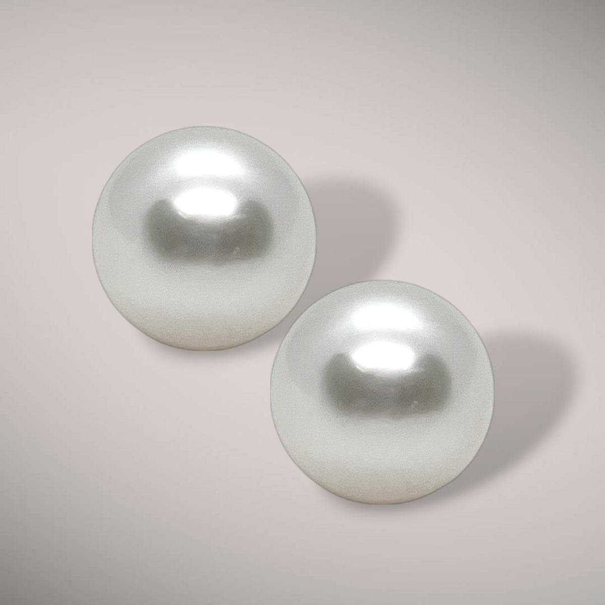 Orecchini in oro kt18 con perle australiane naturali coltivate