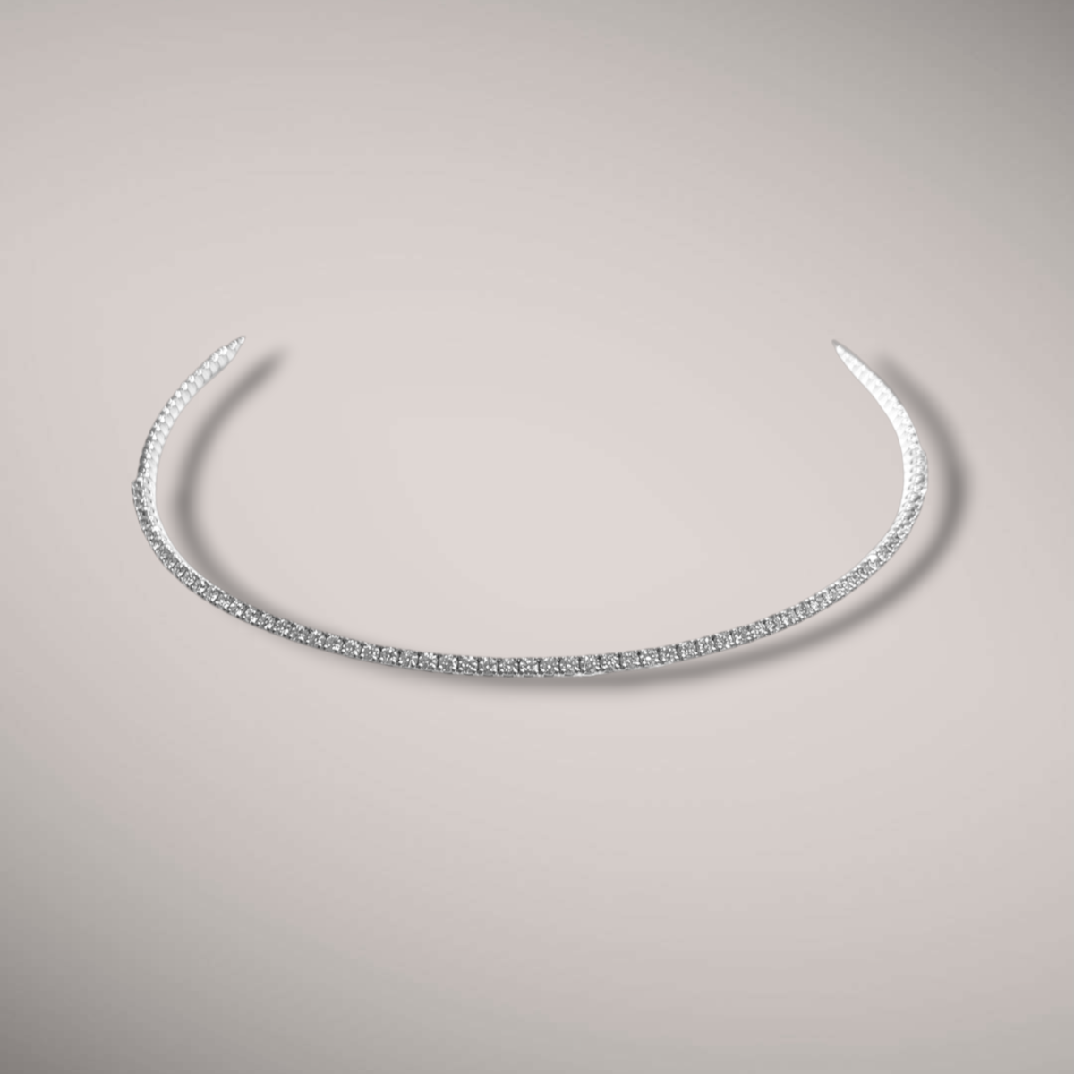 Collana rigida in oro kt18 con diamanti taglio brillante ct3,20 F VS