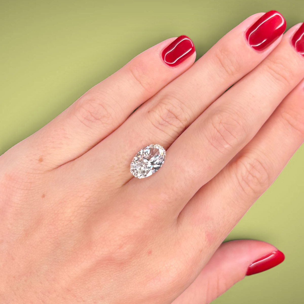 Diamante lab grown taglio ovale certificato IGI ct4,00 E SI