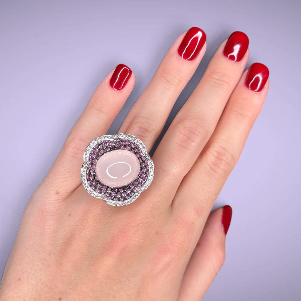 Anello in oro kt18 con diamanti taglio brillante ct 2,12, quarzo rosa e zaffiri ct3,40