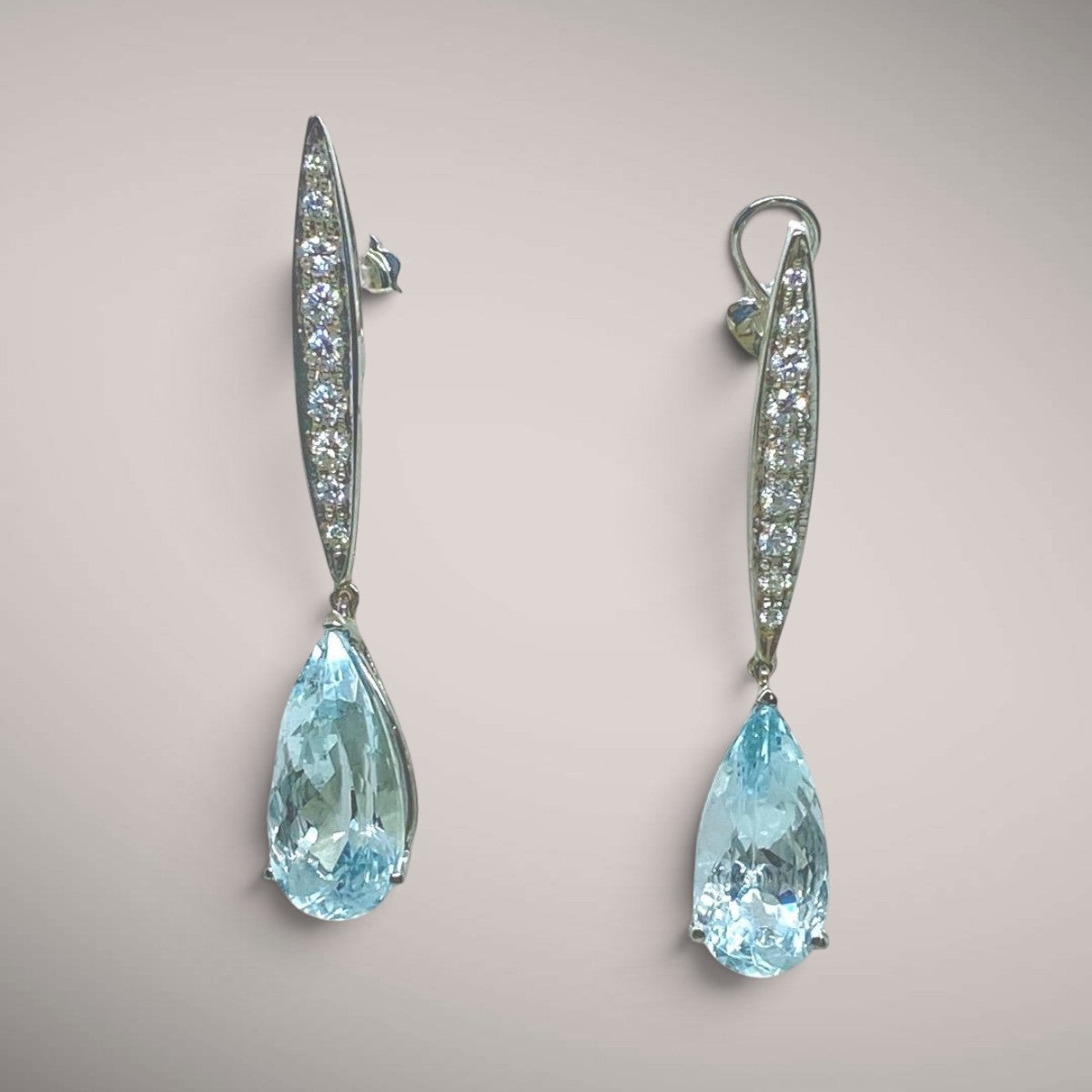 Orecchini in oro kt18 con diamanti taglio brillante ct0,60 e acquamarine ct12,50